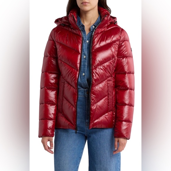NWT Michael Kors Michael Kors Short 450 Fill Power
Hooded Puffer Jacket S - Picture 3 of 5
